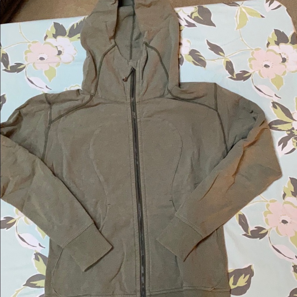 Women’s on the daily hoodie size 8 green